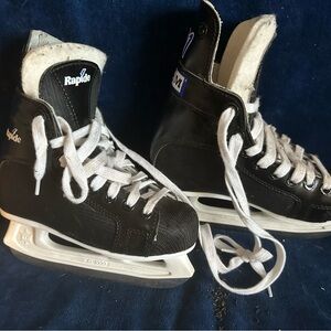 CCM 101 Rapide Boys Junior Ice Hockey Skates size 13J SLM Hardware, lightly Worn